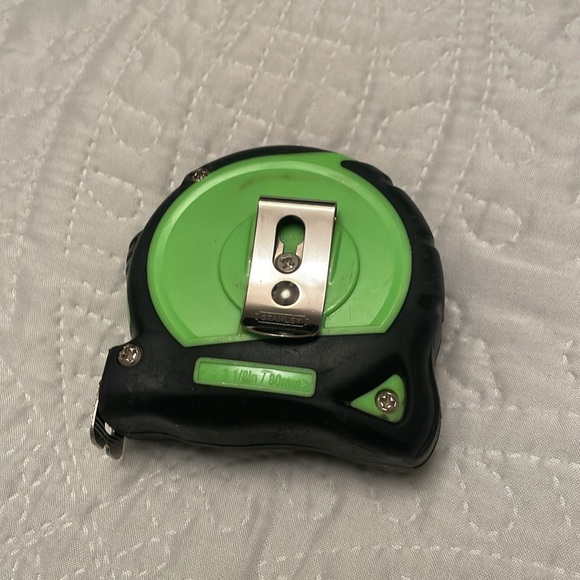 Stanley 25’ - 25 Feet Measuring Tape - Picture 4 of 11